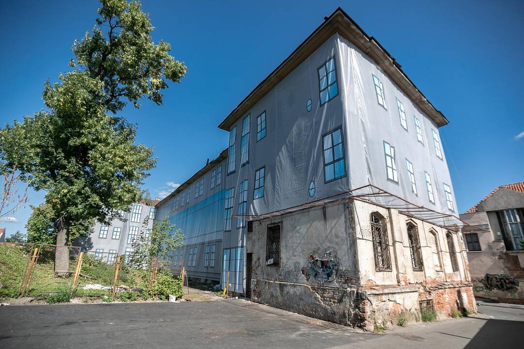Žydų ligoninė uždengiama tentu