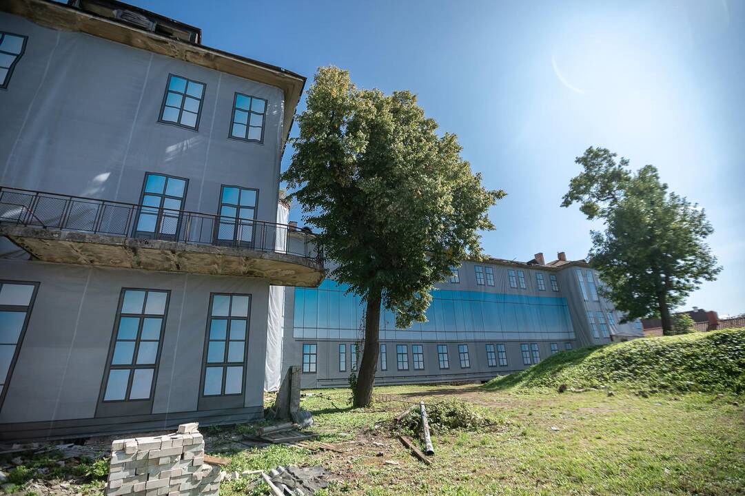 Žydų ligoninė uždengiama tentu