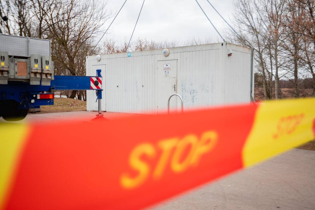 „Auksinio“ tualeto nukėlimas ir išvežimas