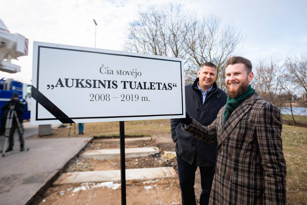 „Auksinio“ tualeto nukėlimas ir išvežimas
