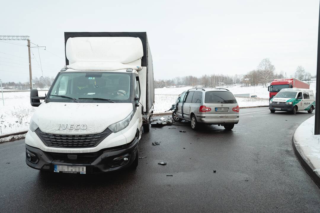 Prie Amalių pervažos - skaudi avarija