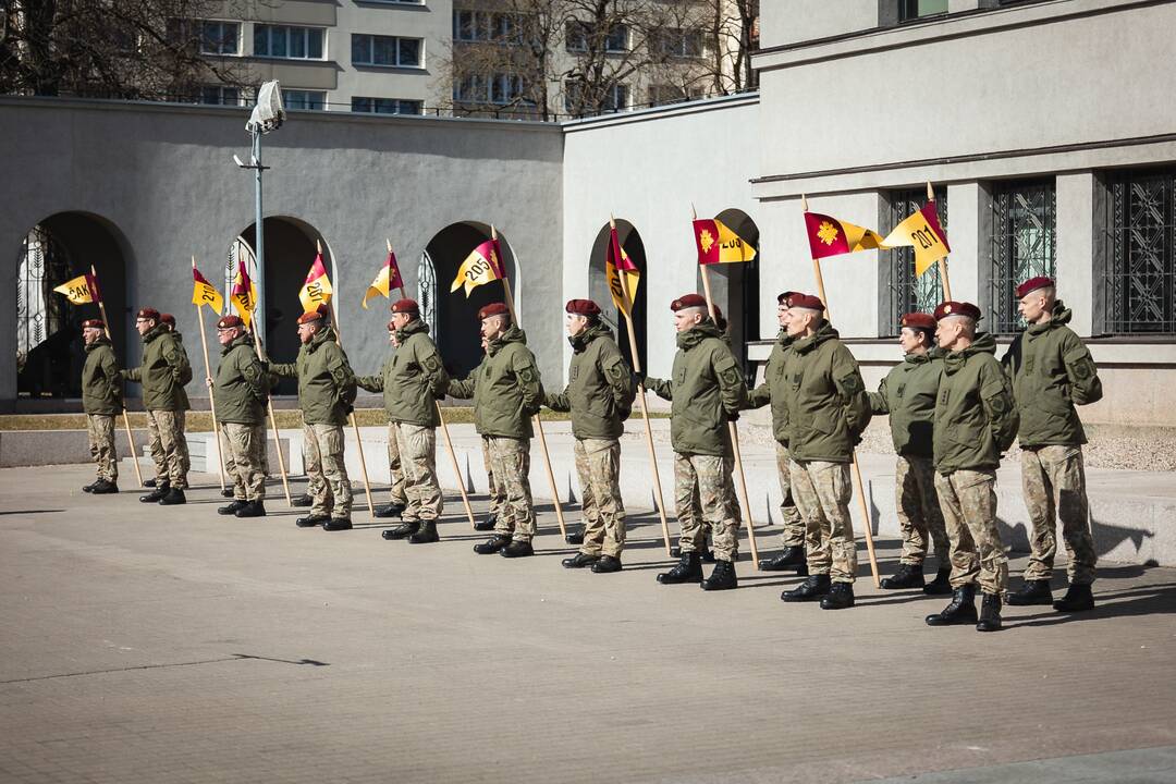 Kariai savanoriai išlydimi į Malį