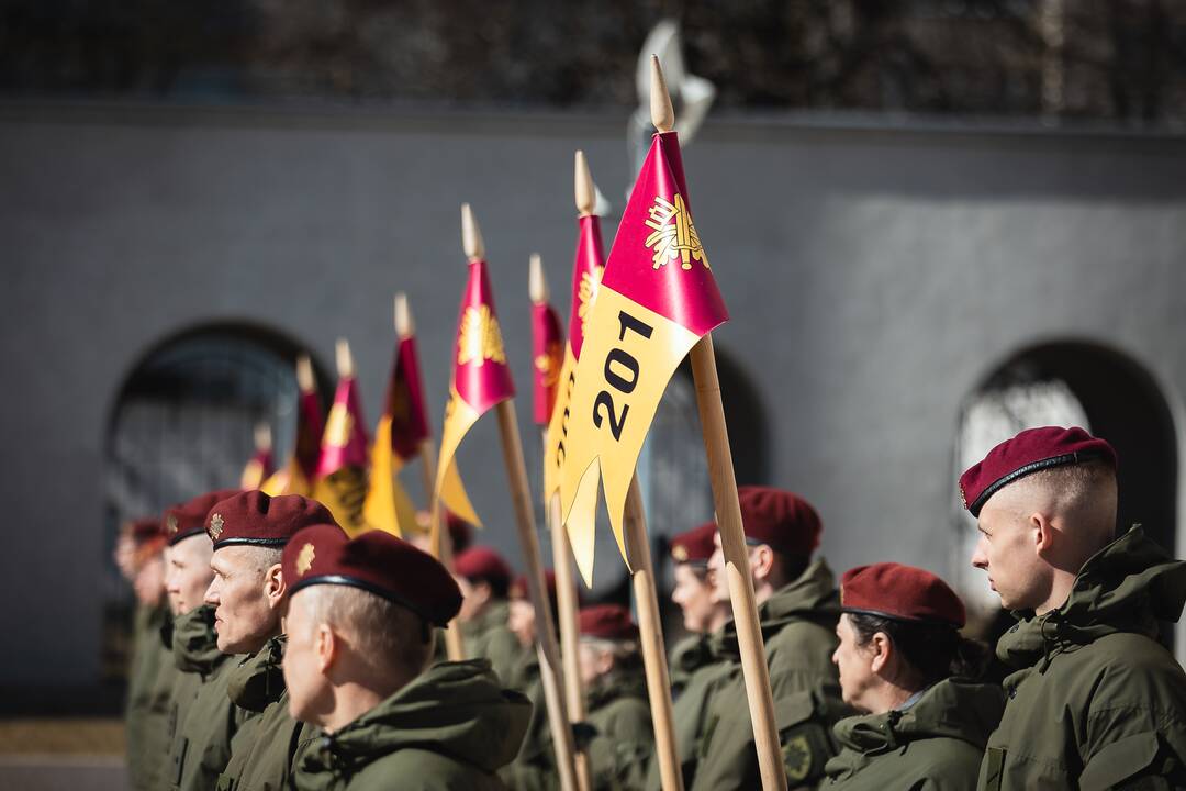 Kariai savanoriai išlydimi į Malį