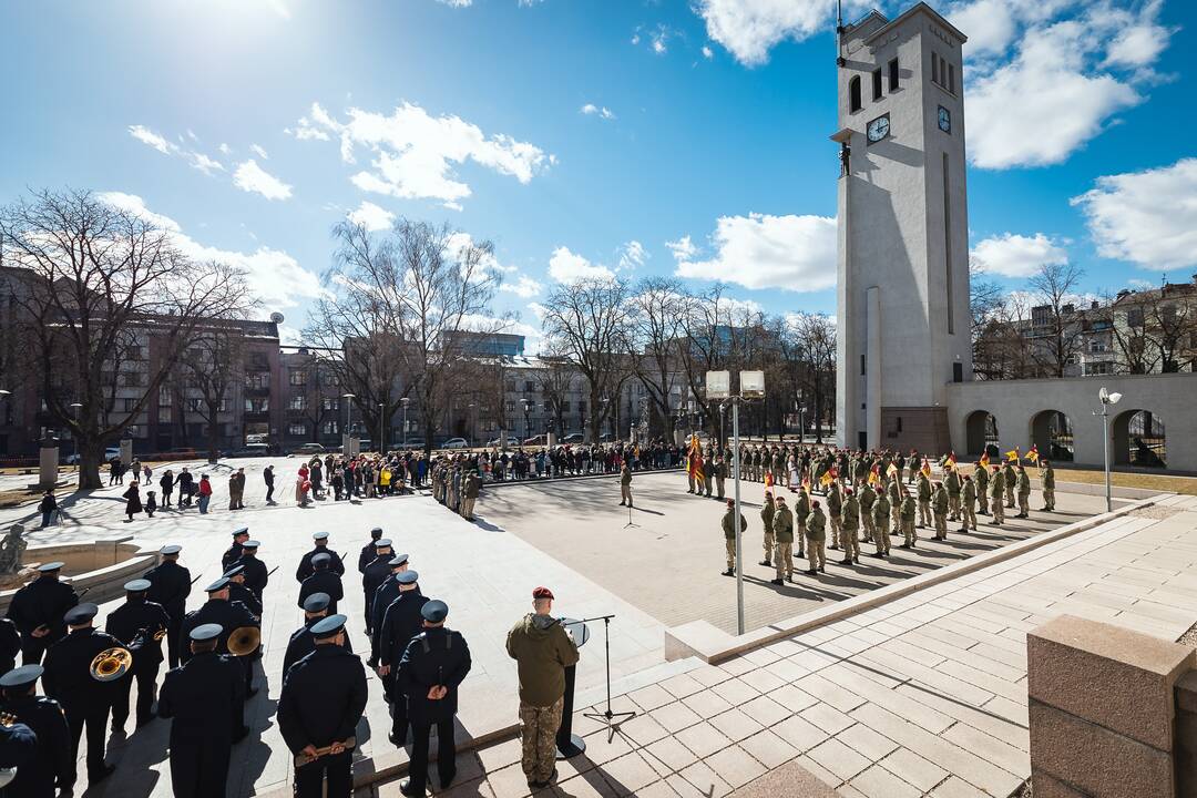 Kariai savanoriai išlydimi į Malį