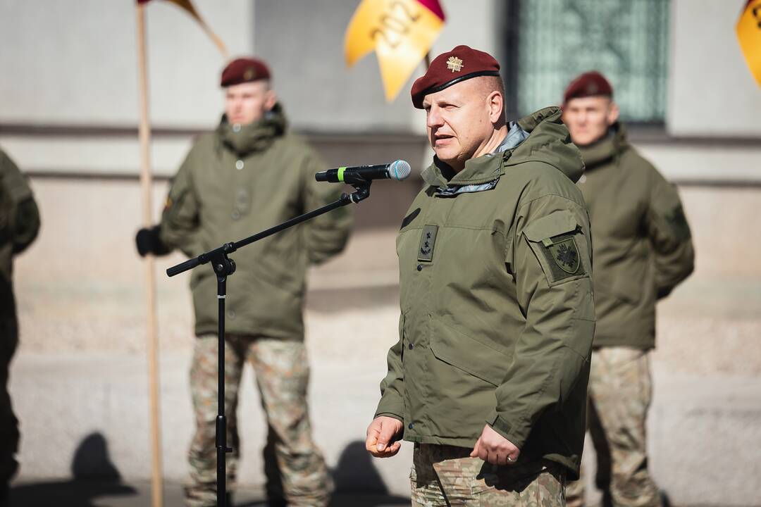 Kariai savanoriai išlydimi į Malį