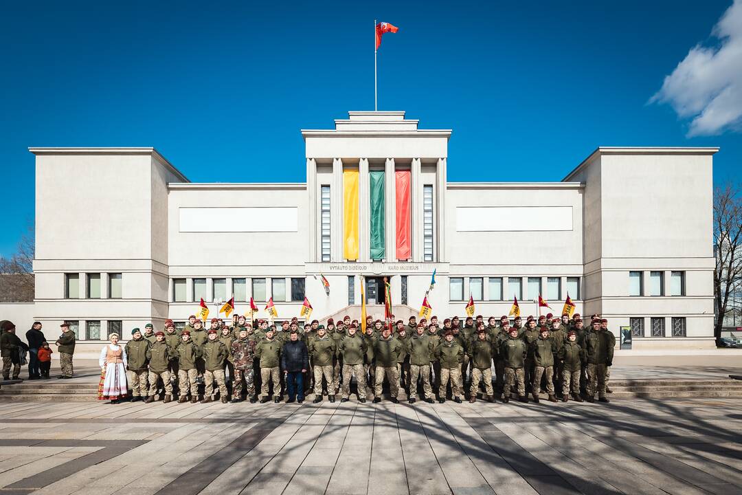 Kariai savanoriai išlydimi į Malį