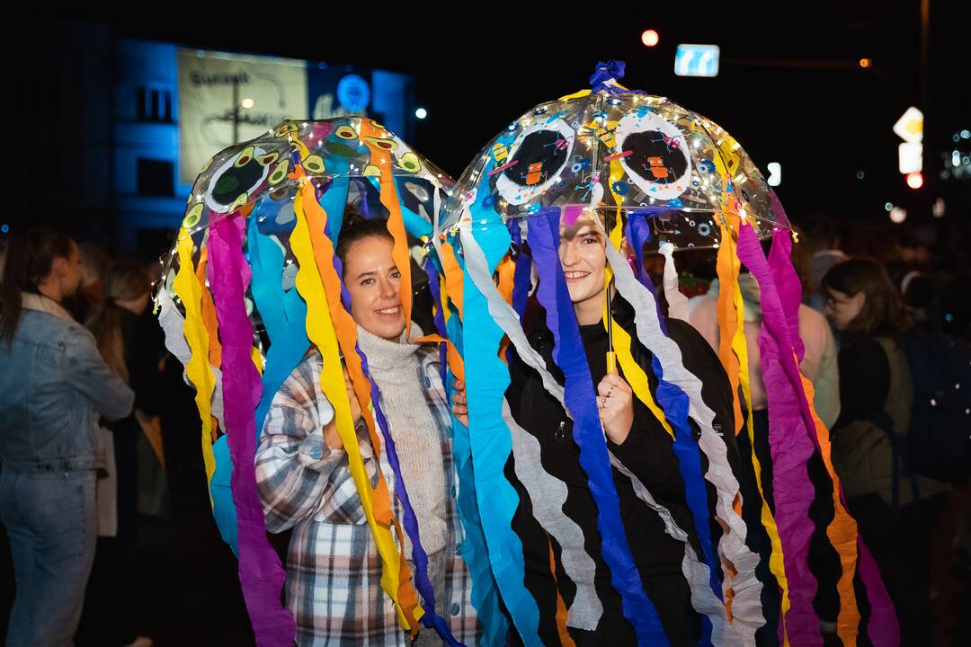 Į Parodos kalną „Fluxus“ stiliumi kopė šimtai