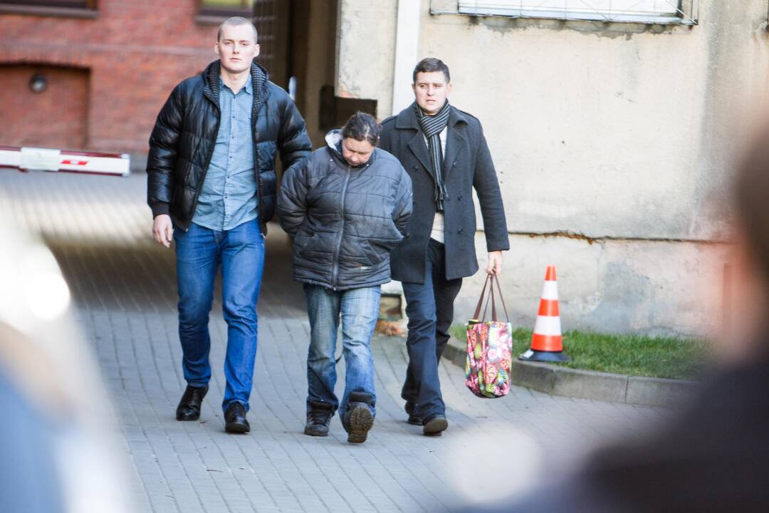Sugerovę nužudžiusi moteris teisme 