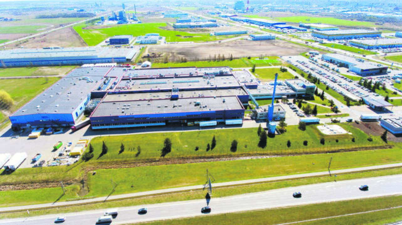 Vietoj prieškariu statyto ir miesto centre veikusio tabako fabriko beveik prieš dešimt metų įkurtas Kultūros fabrikas, kuriame dabar reziduoja menininkai.