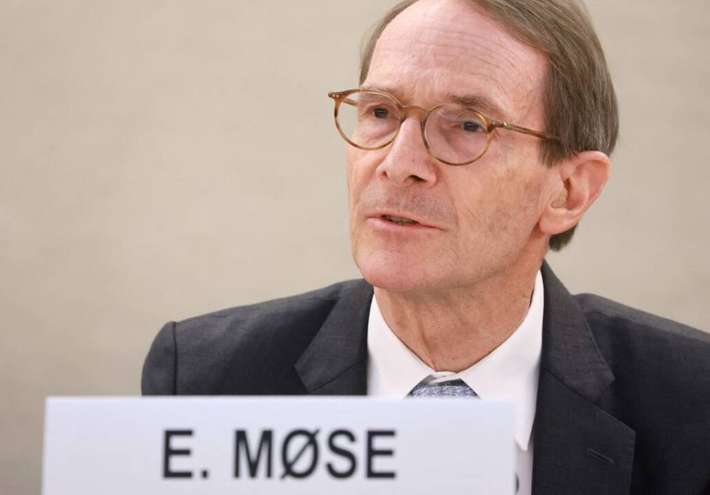 E. Mose.
