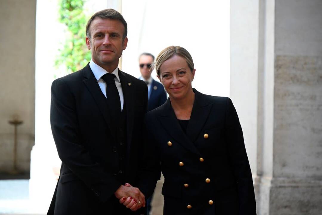 E. Macronas ir G. Meloni Romoje aptarė migrantų klausimą