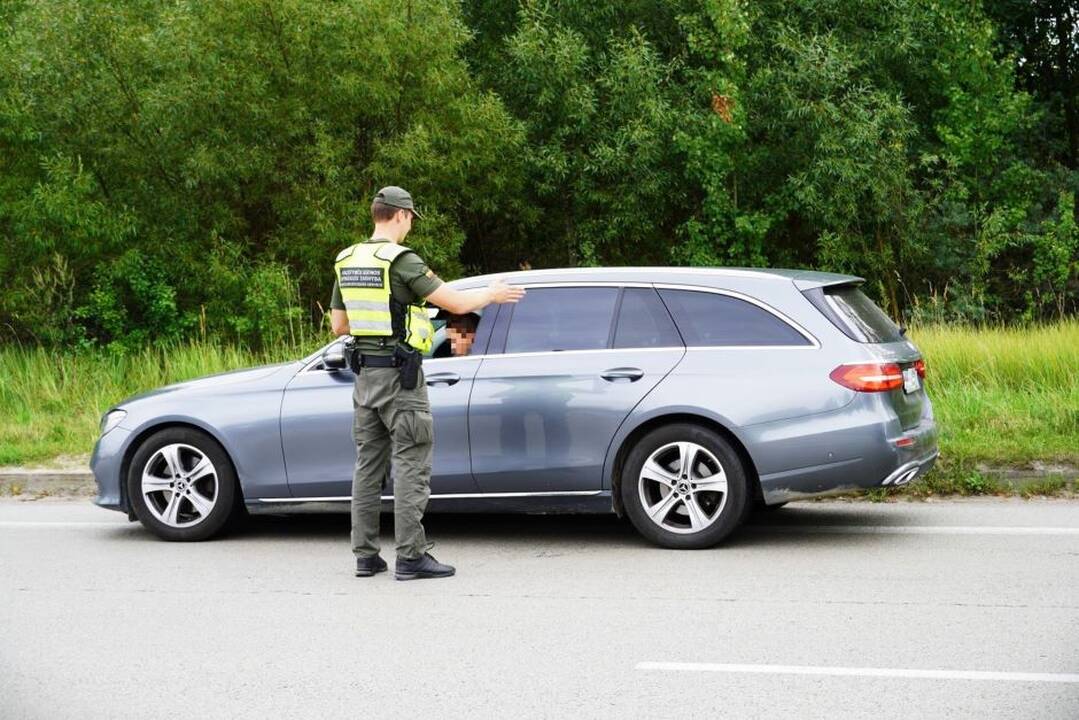 Tarptautiniam krovinių gabenimui uzbekai buvo pasirengę – vežėsi krūvą klastočių