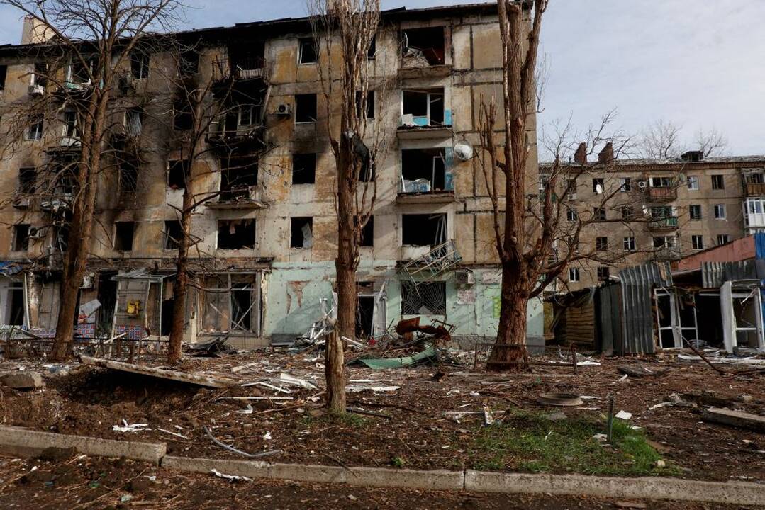 Ukraina teigia pasitraukianti iš pozicijų į pietus nuo apgultos Avdijivkos