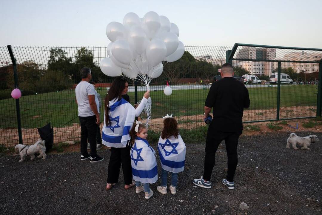 „Hamas“ paleido pirmąją įkaitų grupę