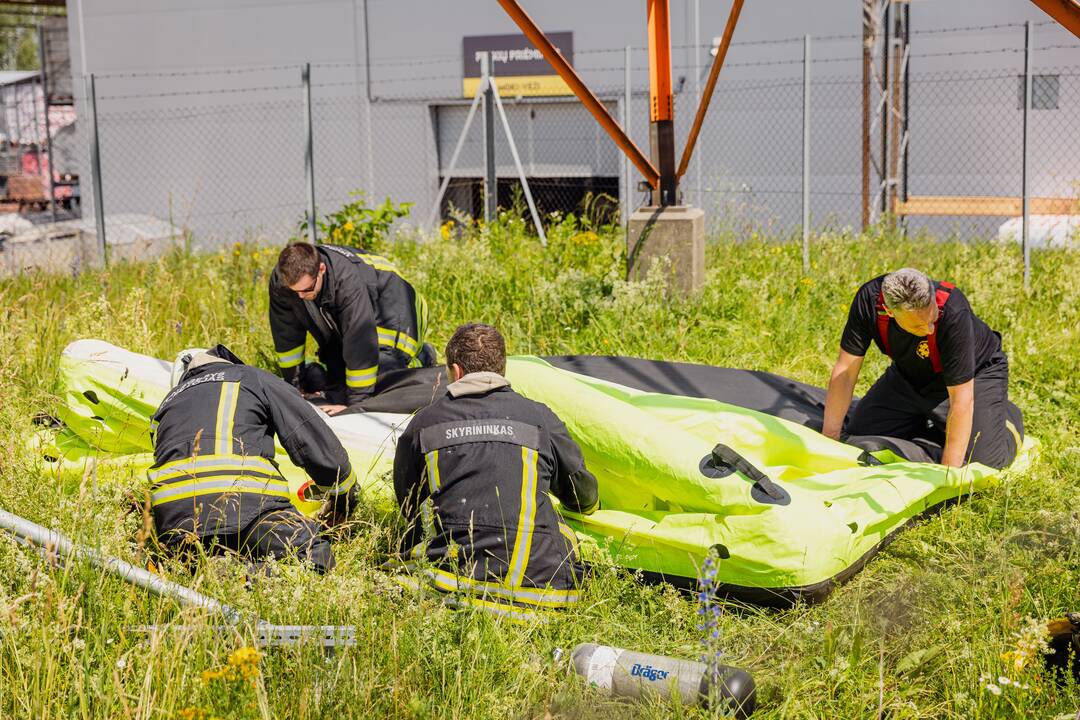 Vilniuje vyras užlipo ant mobiliojo ryšio operatoriaus bokšto