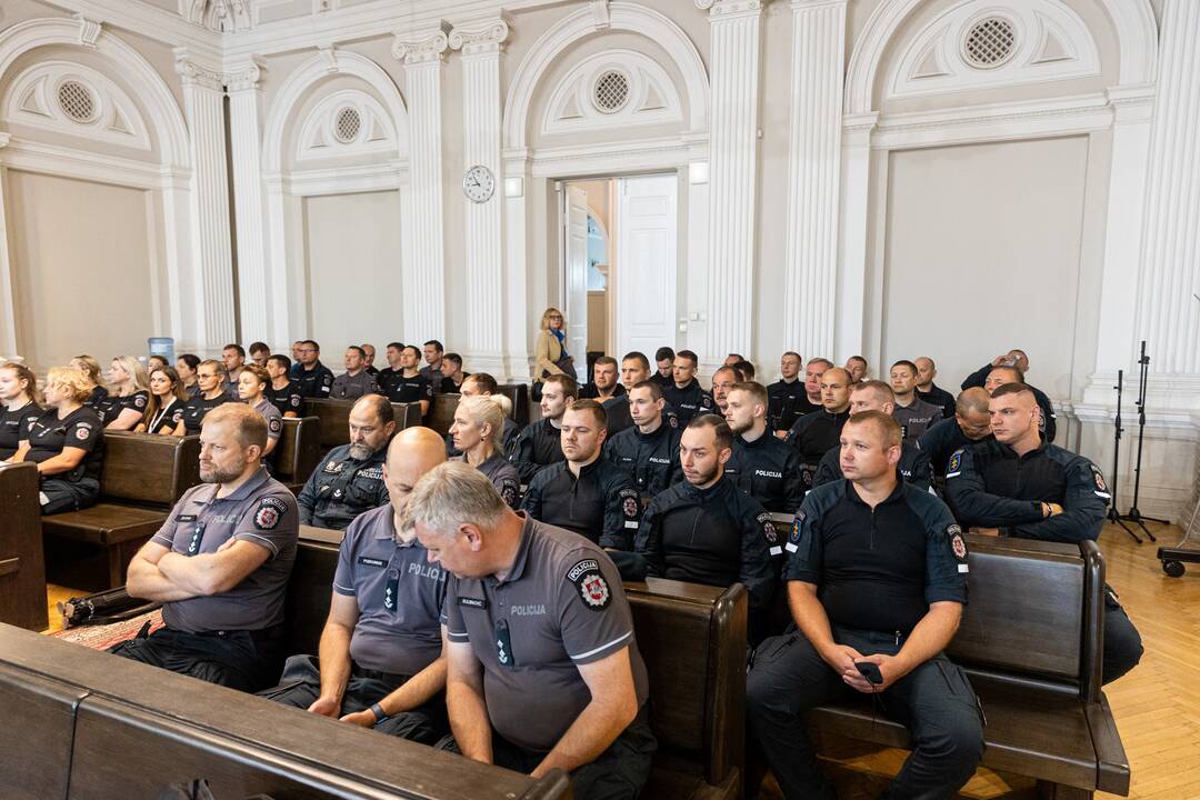 Moterį nušovusio Vilniaus pareigūno teismo posėdis