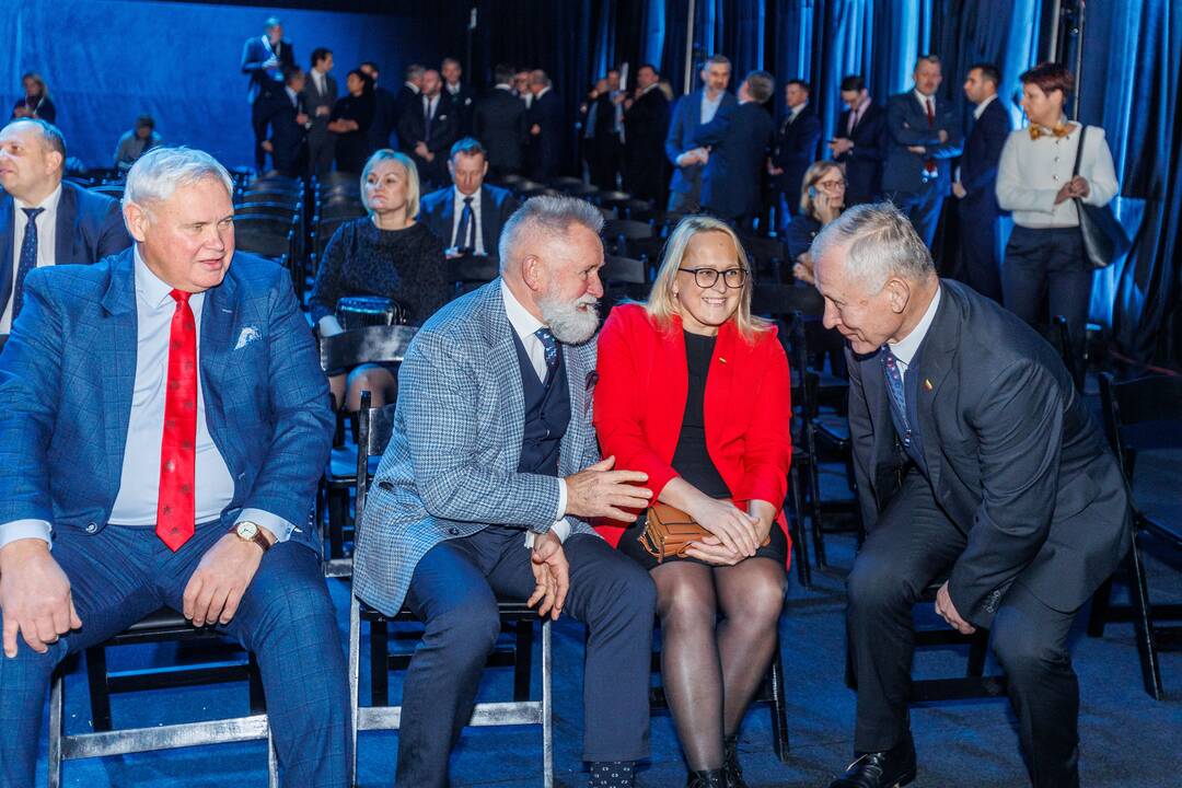 Laivo-saugyklos „Independence“ nuosavybės teisių perdavimo Lietuvai ceremonija