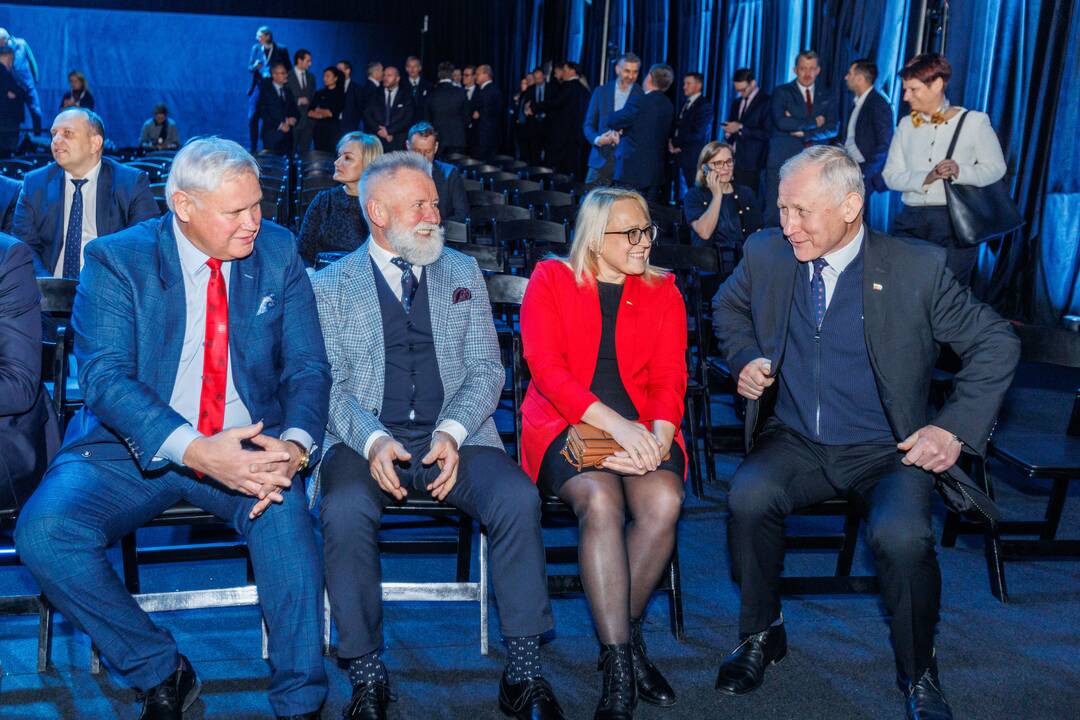 Laivo-saugyklos „Independence“ nuosavybės teisių perdavimo Lietuvai ceremonija