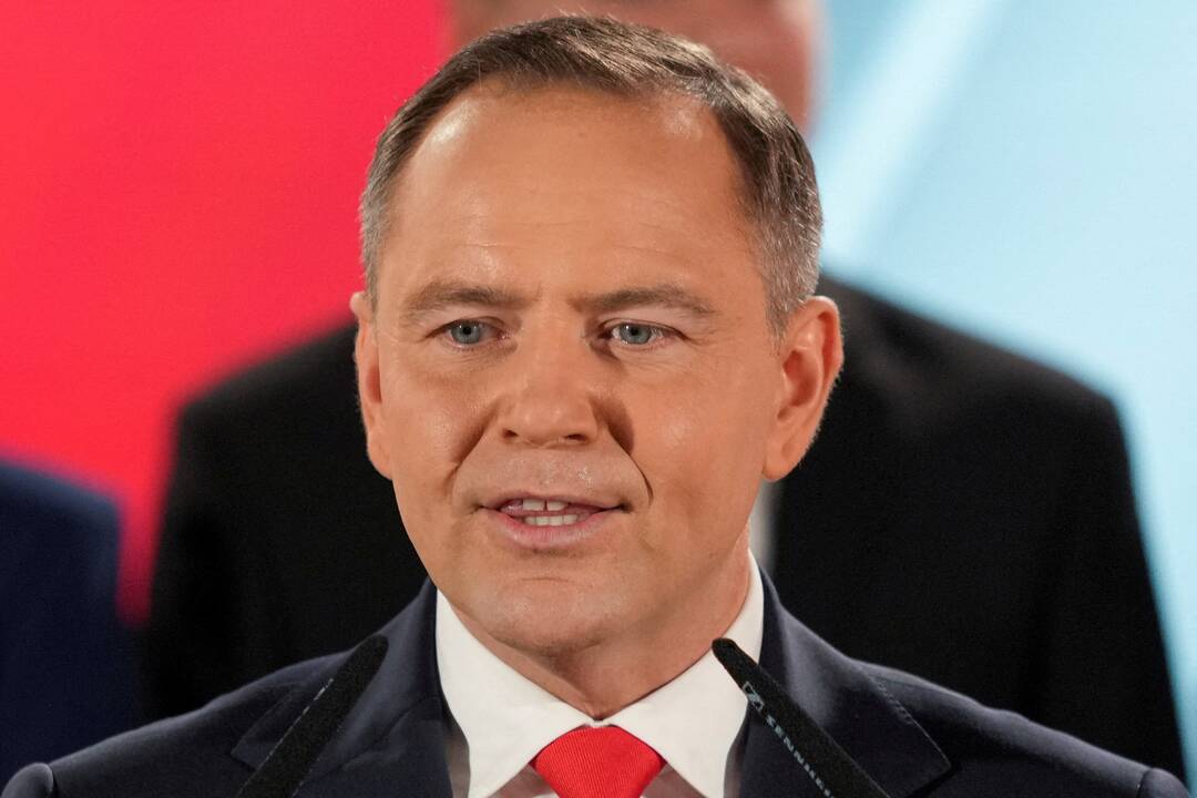 Karolis Nawrockis.