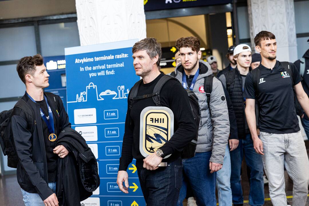 Lietuvos vyrų ledo ritulio rinktinė grįžo su aukso medaliais
