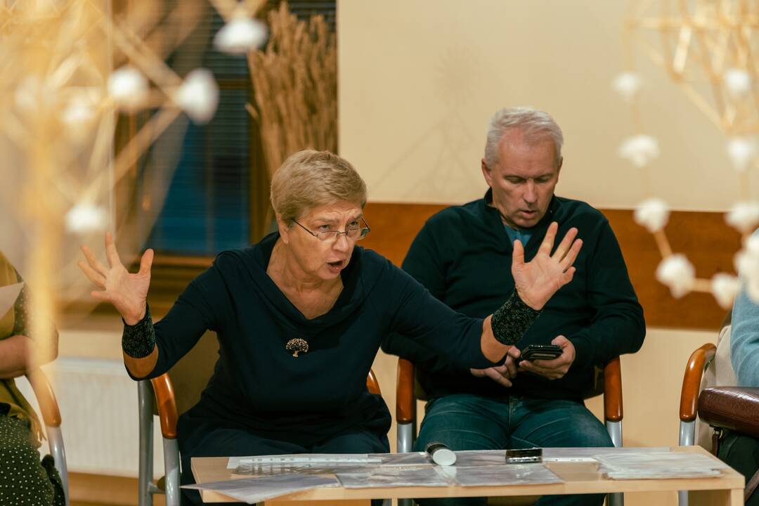 Vakarai: R. Vildžiūnienė paaiškino dainų prasmę ir ragino dainuoti drauge.