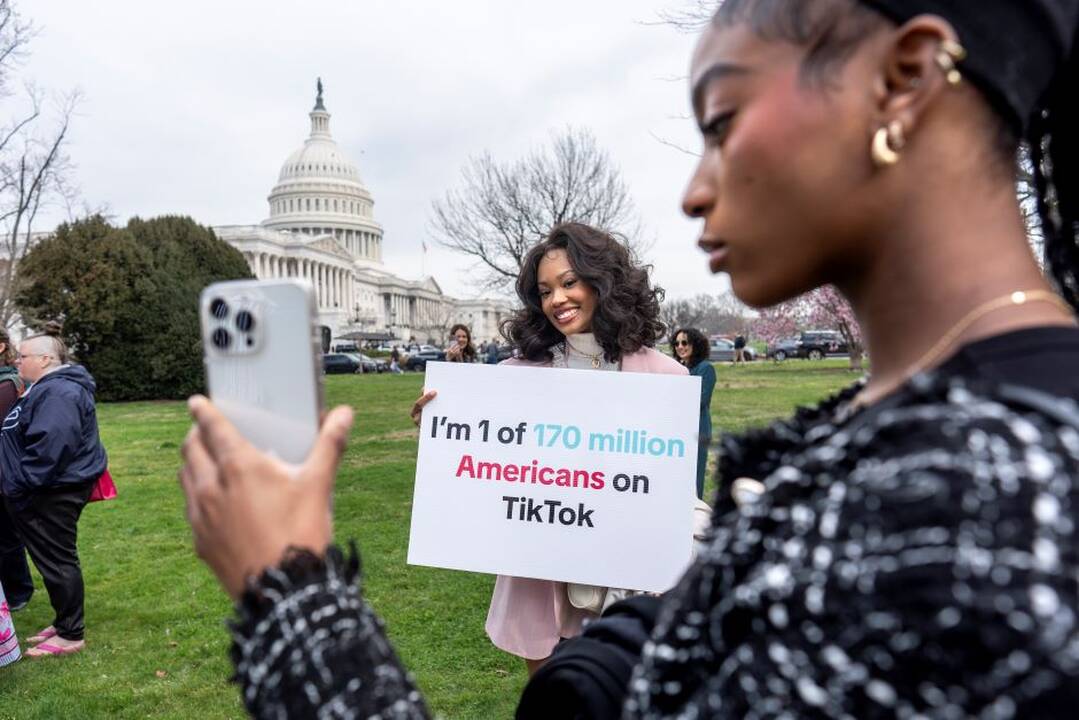 Kinija apie JAV balsavimą dėl „TikTok“: tai yra visiška bandito logika