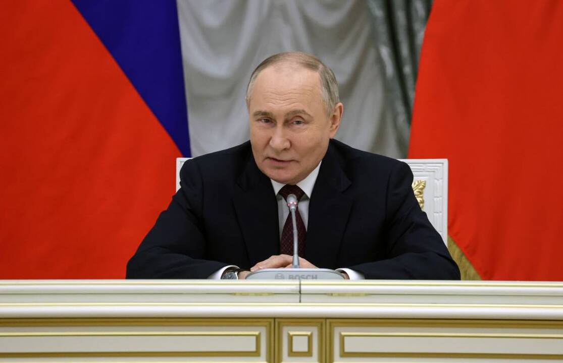 V. Putinas sveikina Rusijos pažangą „visuose frontuose“ Ukrainoje