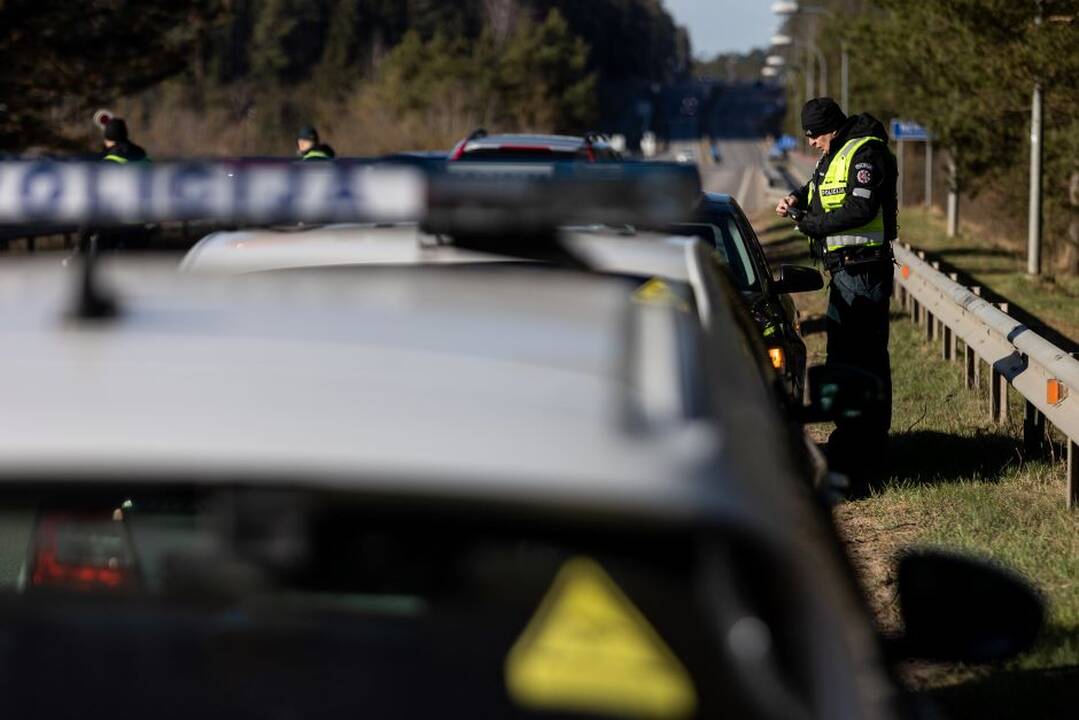 Klaipėdos policija narkotikų aptiko viešbutyje, viešoje vietoje, automobilyje
