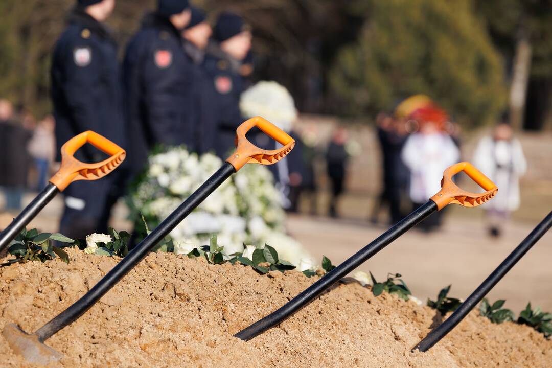 Gaisre žuvusio ugniagesio Rolando Venslauskio laidotuvės