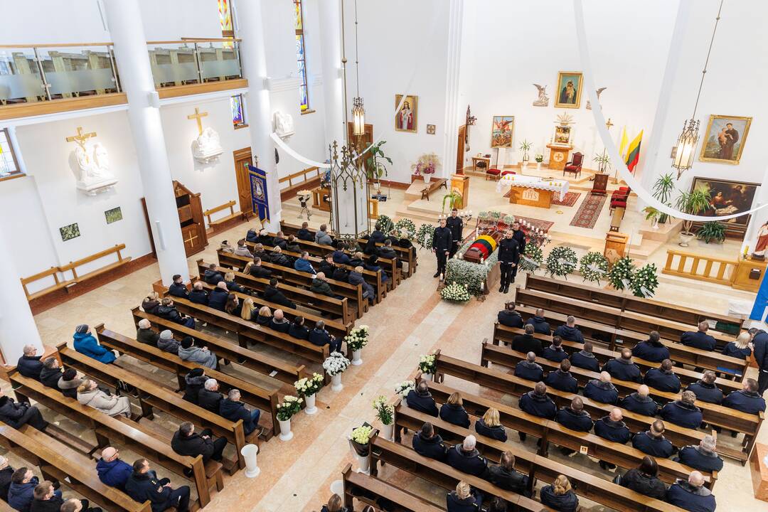 Gaisre žuvusio ugniagesio Rolando Venslauskio laidotuvės