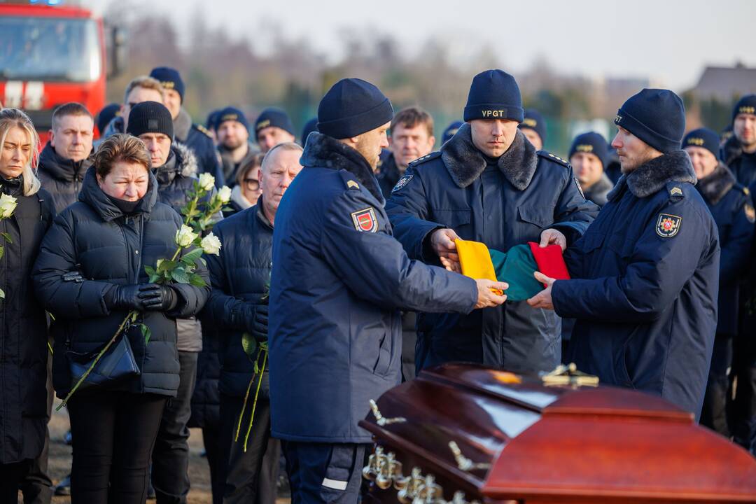 Gaisre žuvusio ugniagesio Rolando Venslauskio laidotuvės