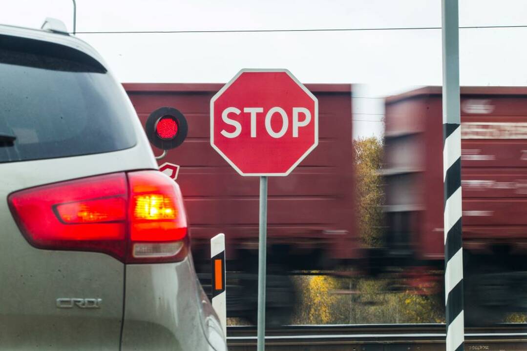 Tragiška nelaimė Klaipėdos rajone: traukiniui susidūrus su automobiliu, žuvo vairuotoja (papildyta)