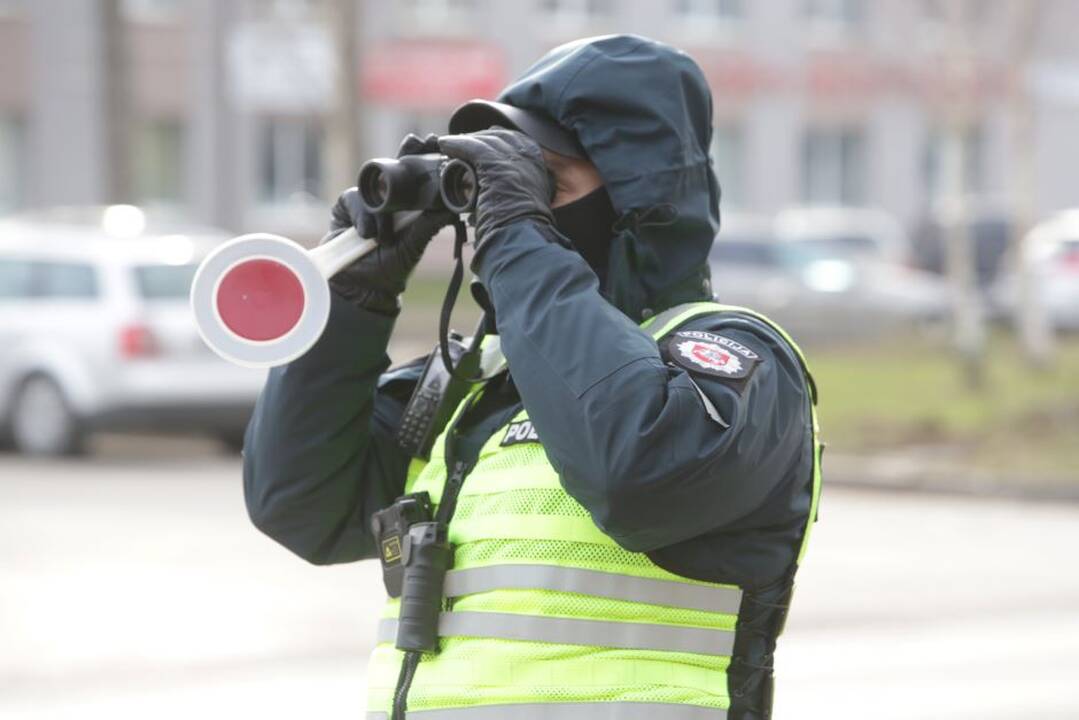 Patikra: vairuotojai turėtų būti atidūs – visą savaitę vyksta policijos priemonė dėl leistino greičio viršijimų.