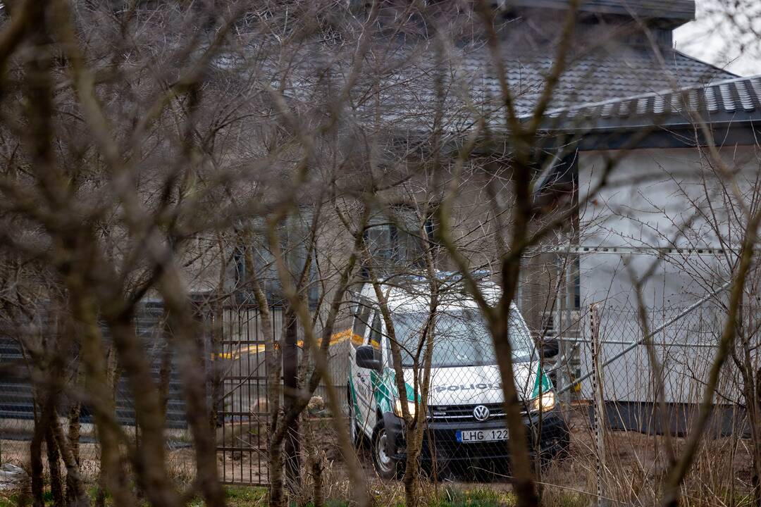 Šalčininkuose vyras nušovė žmoną policininkę