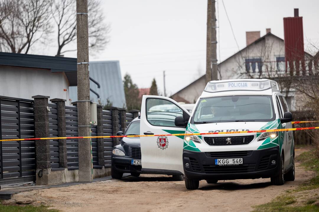 Šalčininkuose vyras nušovė žmoną policininkę