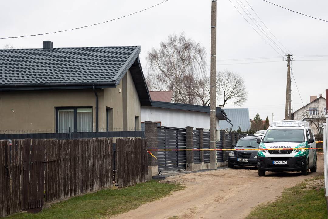 Šalčininkuose vyras nušovė žmoną policininkę
