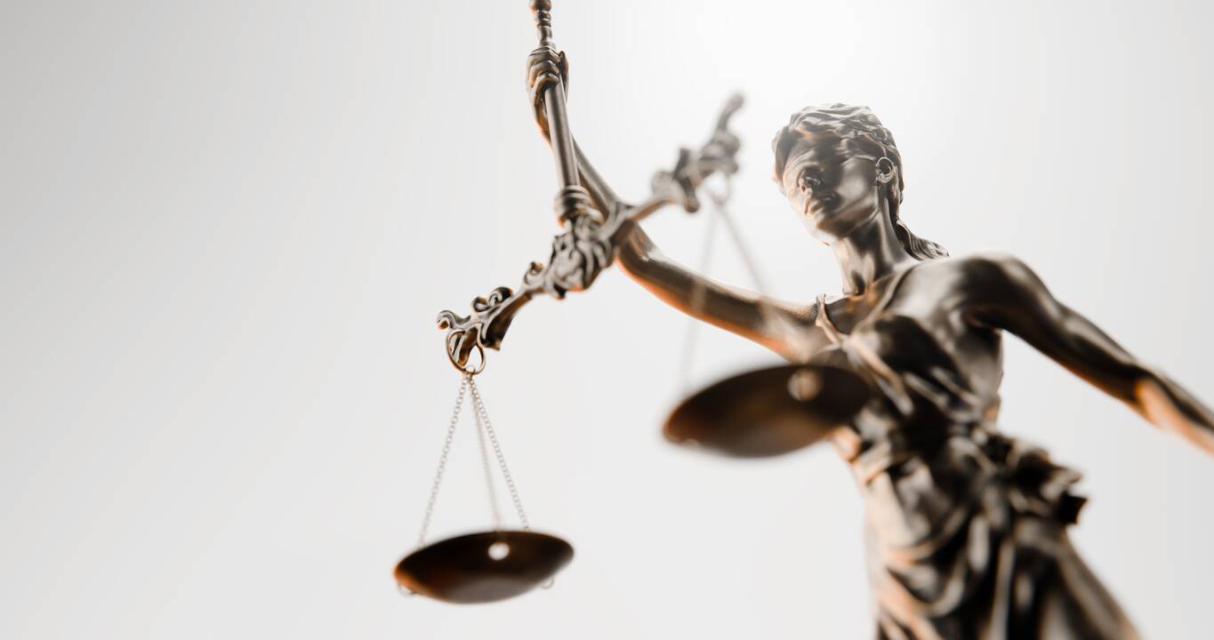 Teismas bendrovei sumažino baudą už neteisėtą žvyro išgavimą