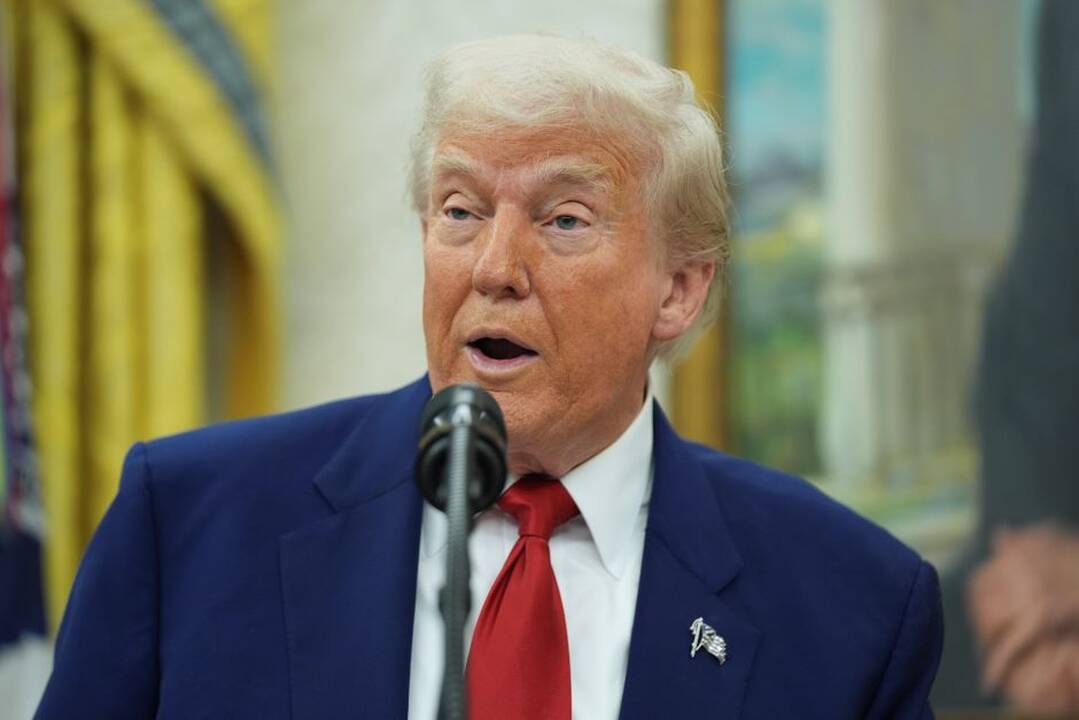 „Reuters“: Trumpas raginamas įvesti naujas sankcijas Rusijai