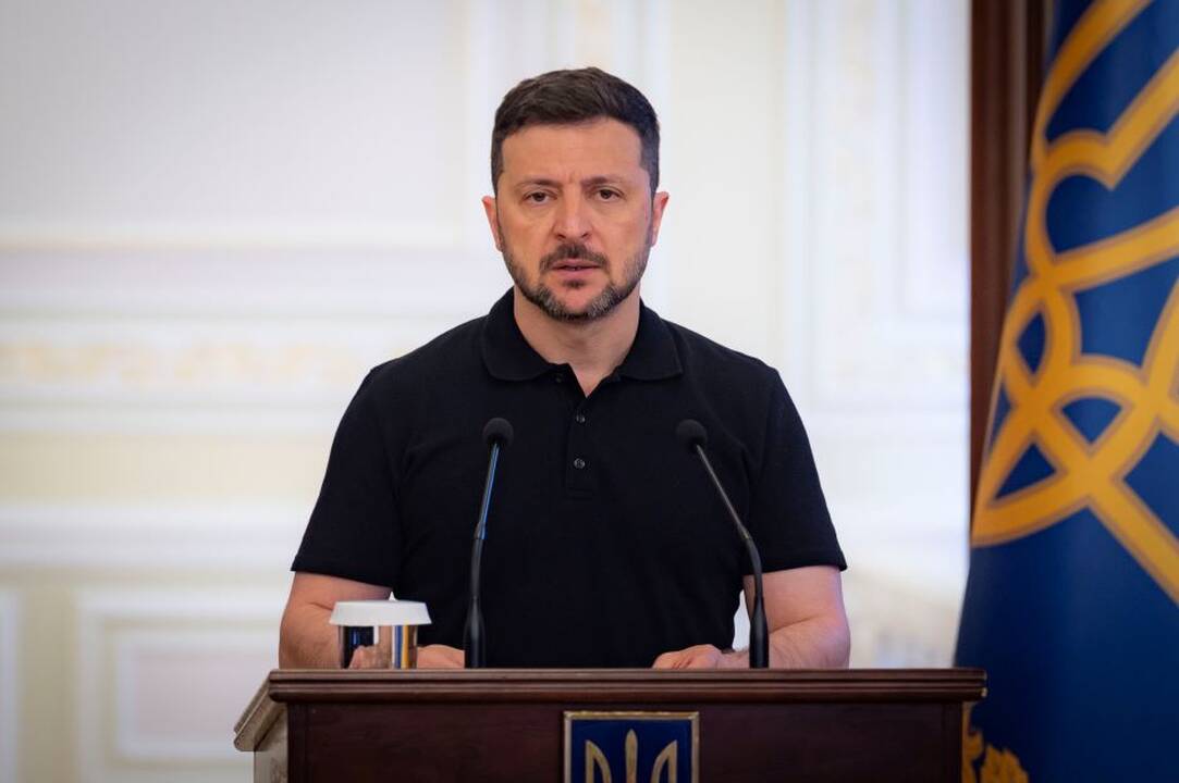 Zelenskis siūlo surengti trišalį susitikimą su JAV ir Rusija