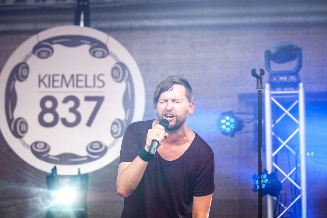 "Golden Parazyth" koncertas Ryšių muziejaus kiemelyje