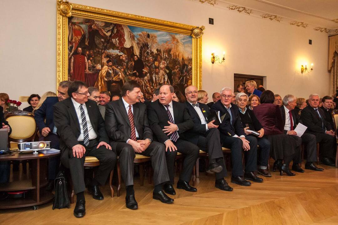 Raudondvaryje pagerbti Kauno rajono šviesuoliai 