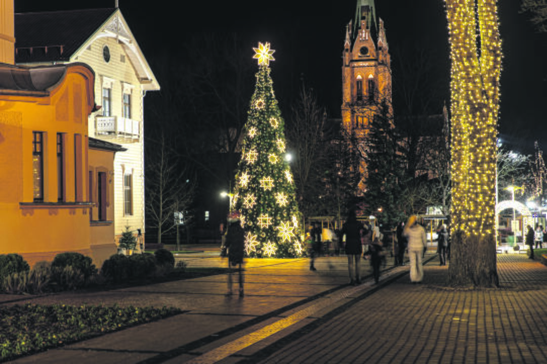 Ramybė: spindinčiu drabužiu pasipuošusi Palanga šiemet šventes pasitinka be triukšmingų pramogų ir šurmuliuojančios žmonių jūros.