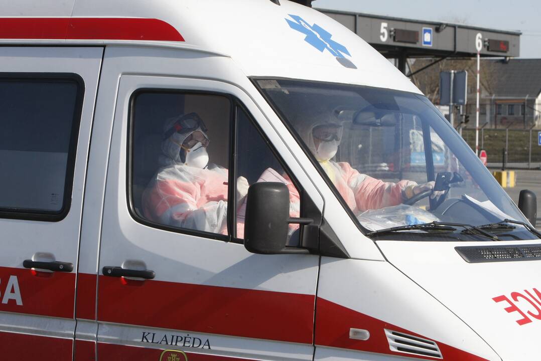 Prognozės: medikai spėja, kad, atvėsus orams ir prasidėjus ligų sezonui, išaugs darbo krūvis.