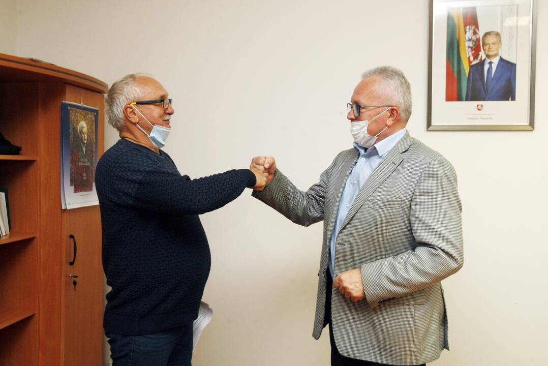 Pažadas: F. Šaripovas (kairėje) pristatė, kaip mūsų mieste vyks didysis totorių Sabantujus, ir išprašė iš A.Cesiulio pažadą prisidėti jį rengiant.
