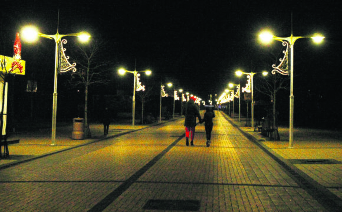 Ramybė: spindinčiu drabužiu pasipuošusi Palanga šiemet šventes pasitinka be triukšmingų pramogų ir šurmuliuojančios žmonių jūros.