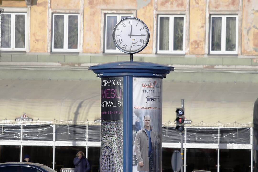 Pokytis: sugrįžta žiemos laikas, savaitgalį laikrodžių rodykles atsuksime viena valanda atgal.