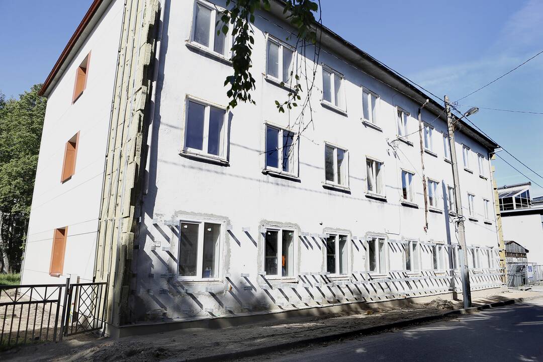 Finišas: po kelerius metus trukusio remonto į nakvynės namus Viršutinėje gatvėje vėl sugrįš žmonės.