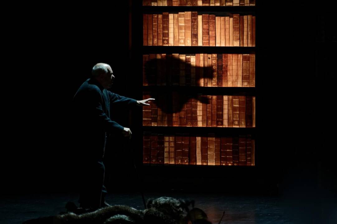 Įtampa: iš B. Kutavičiaus muzikos ir literatūrinės P. Mérimée fantazijos nutapytame paveiksle atsiveria mistifikuota XIX a. Žemaitija su pagonimis, burtais ir vilkolakiais.