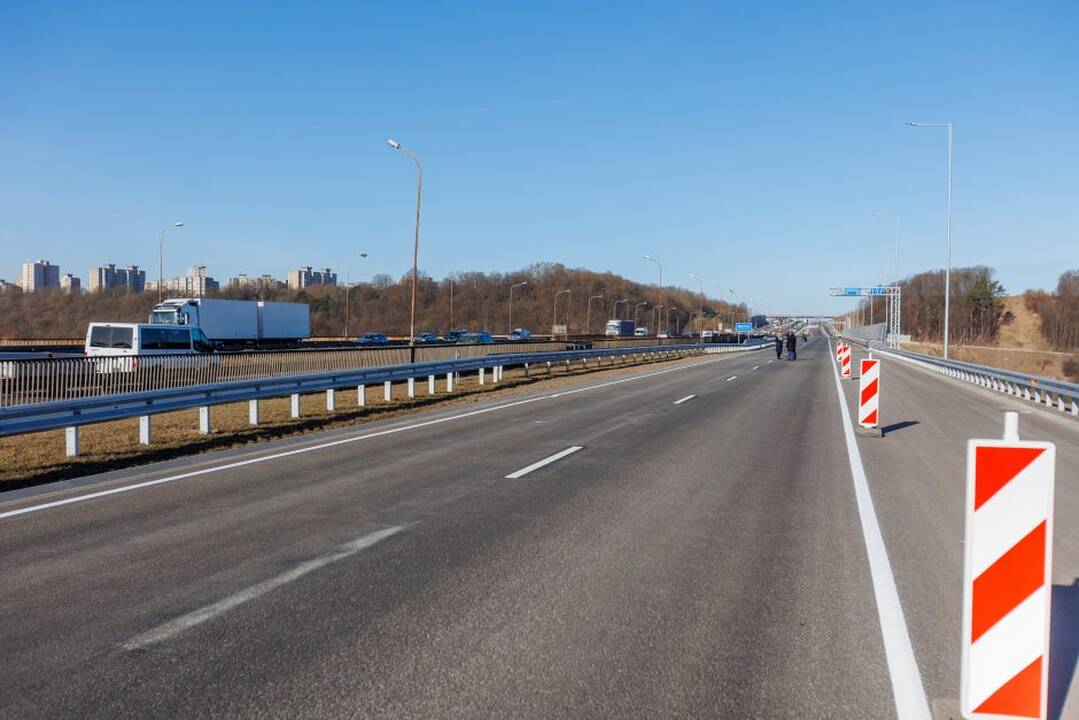 Vyriausybė: nauja kelių apmokestinimo sistema – valstybei svarbus projektas