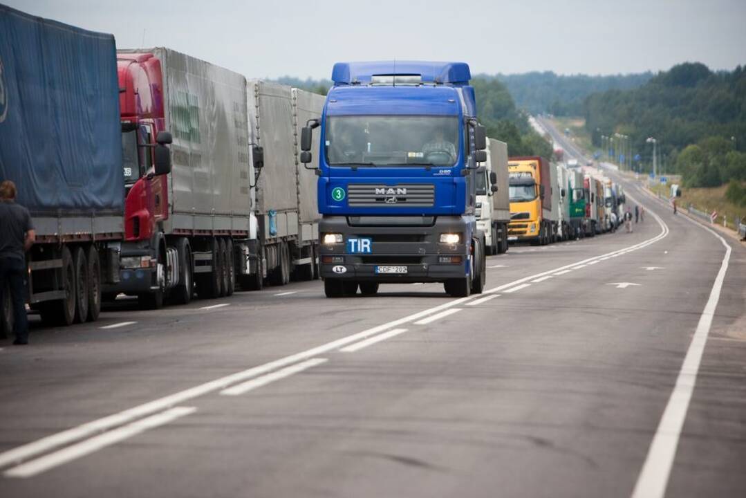 Siūlo leisti transportą stabdyti ir VMI pareigūnams: kaip tai atrodytų?